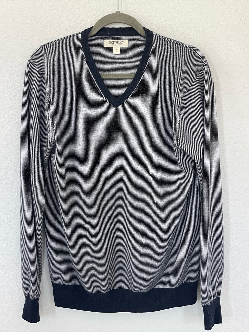 Goodthreads Men’s L 100% Merino Wool V Neck Striped Sweater Navy Gray